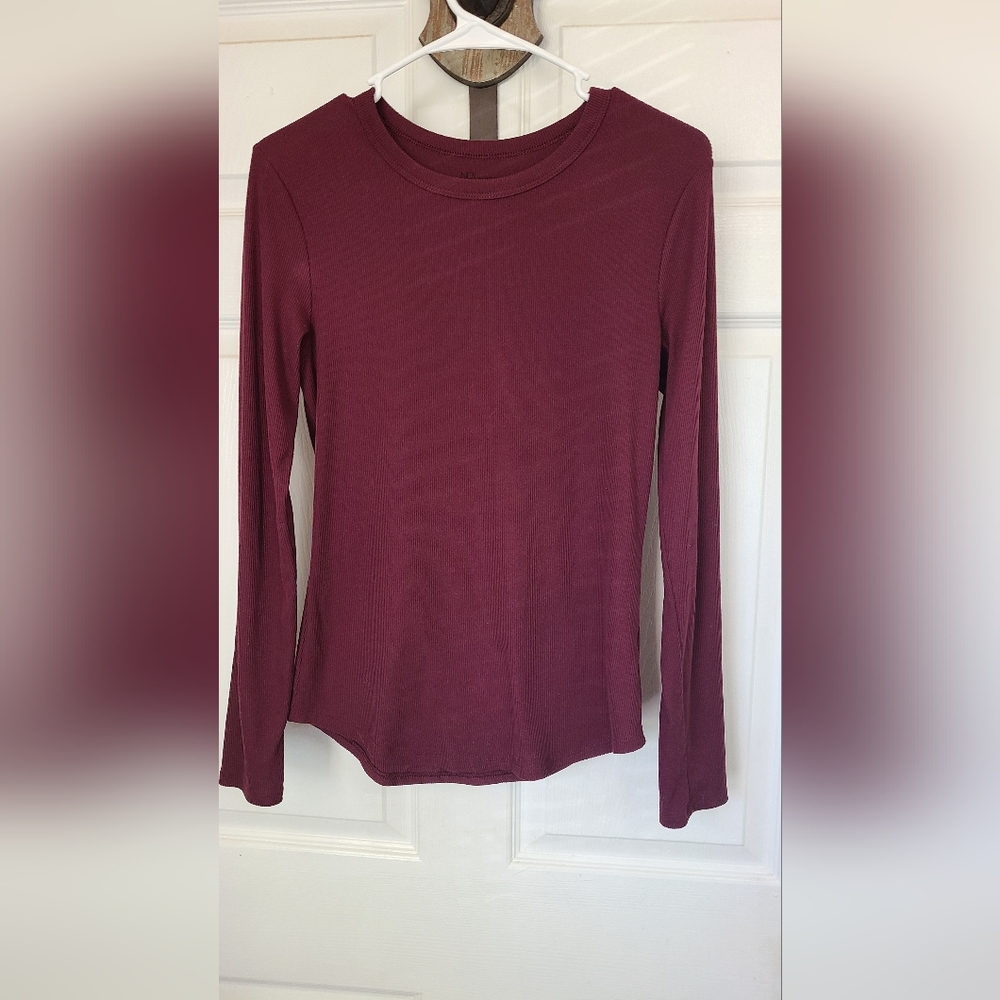 (430) No Boundaries Woman's  Long Sleeve Ribbed T-Shirt, Size: L Color: Maroon